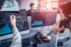 量化+主动双轮驱动：年末资产配置的“攻守之道